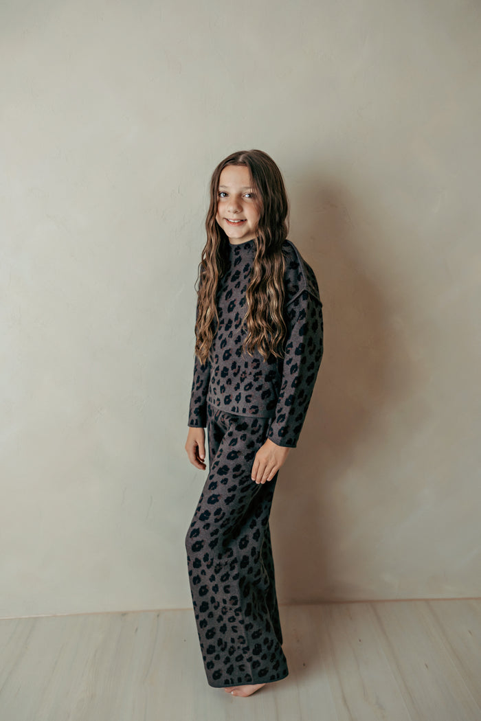 Girl's Knitted Sweater Dark Grey Leopard