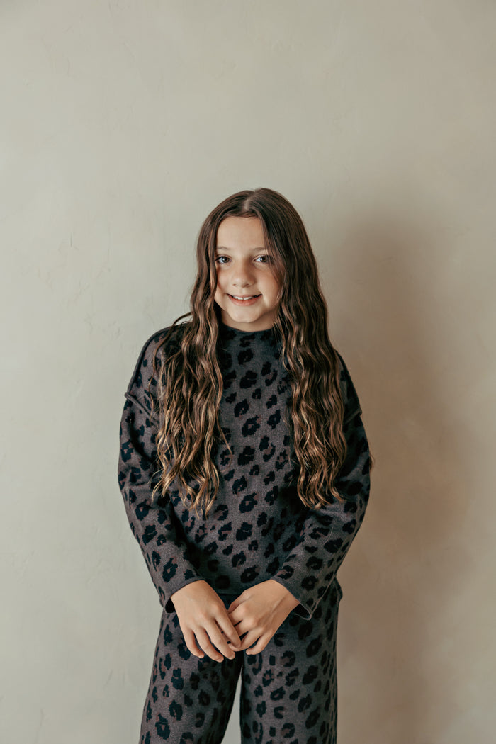 Girl's Knitted Sweater Dark Grey Leopard