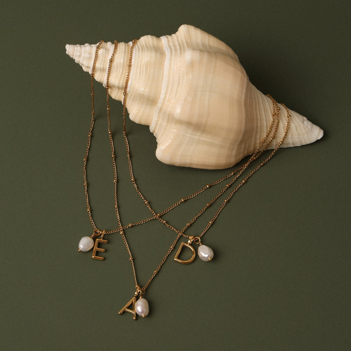 Single Pearl initial