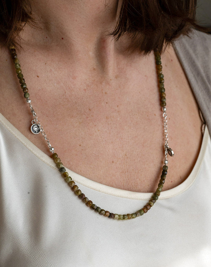 Set of Green Garnet Silver 925 Necklace and Bracelet "Vital Thouhgts" - Petit Secret