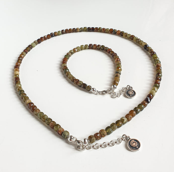 Set of Green Garnet Silver 925 Necklace and Bracelet "Vital Thouhgts" - Petit Secret